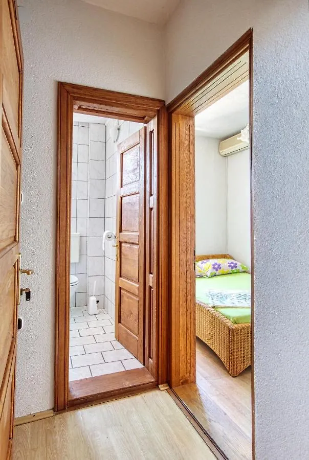 Apartments And Rooms With Parking Space Biograd Na Moru, Biograd - 6219 Maison d'hôtes